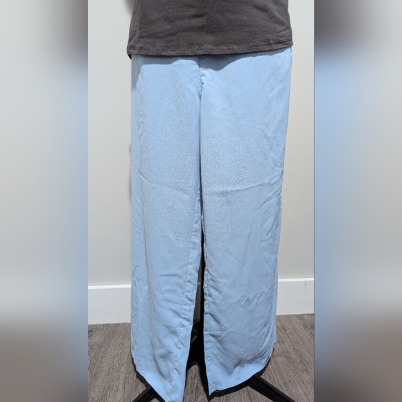 Women's Trousers Large Wide Leg High Waist Flowy Beach Cover-up Light Blue NWOT - Picture 2 of 2